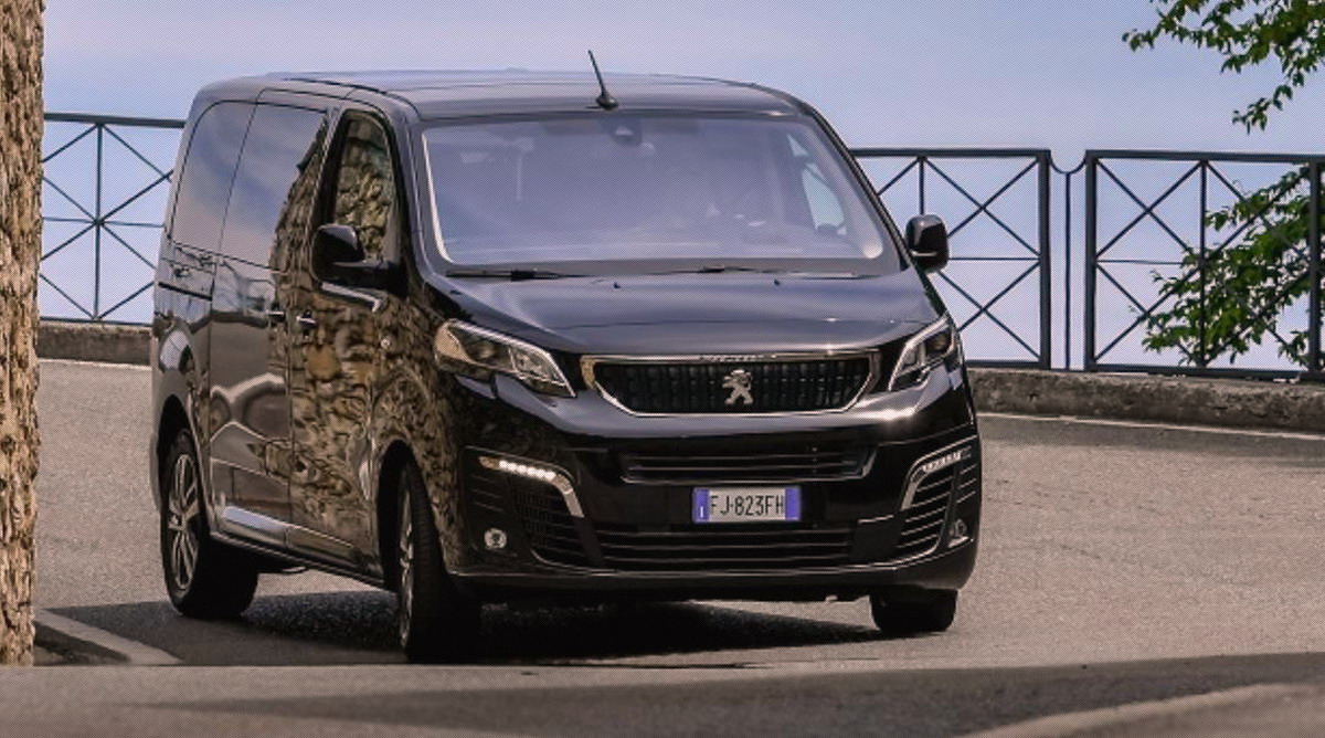 Motori360_Peugeot TRaveller-radioumberone